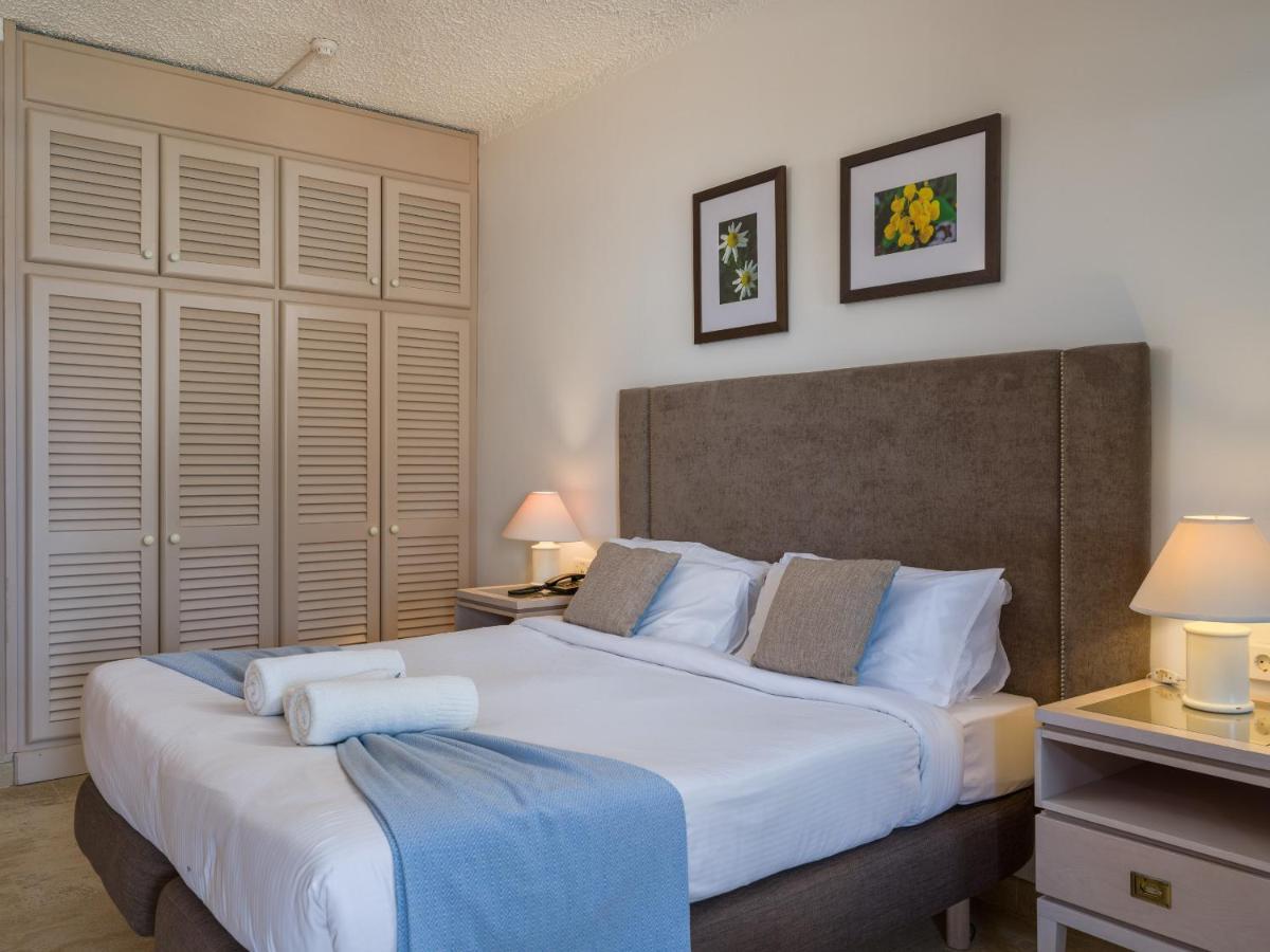 Hotel Ta' Cenc & Spa Sannat Exterior foto A bedroom at the hotel