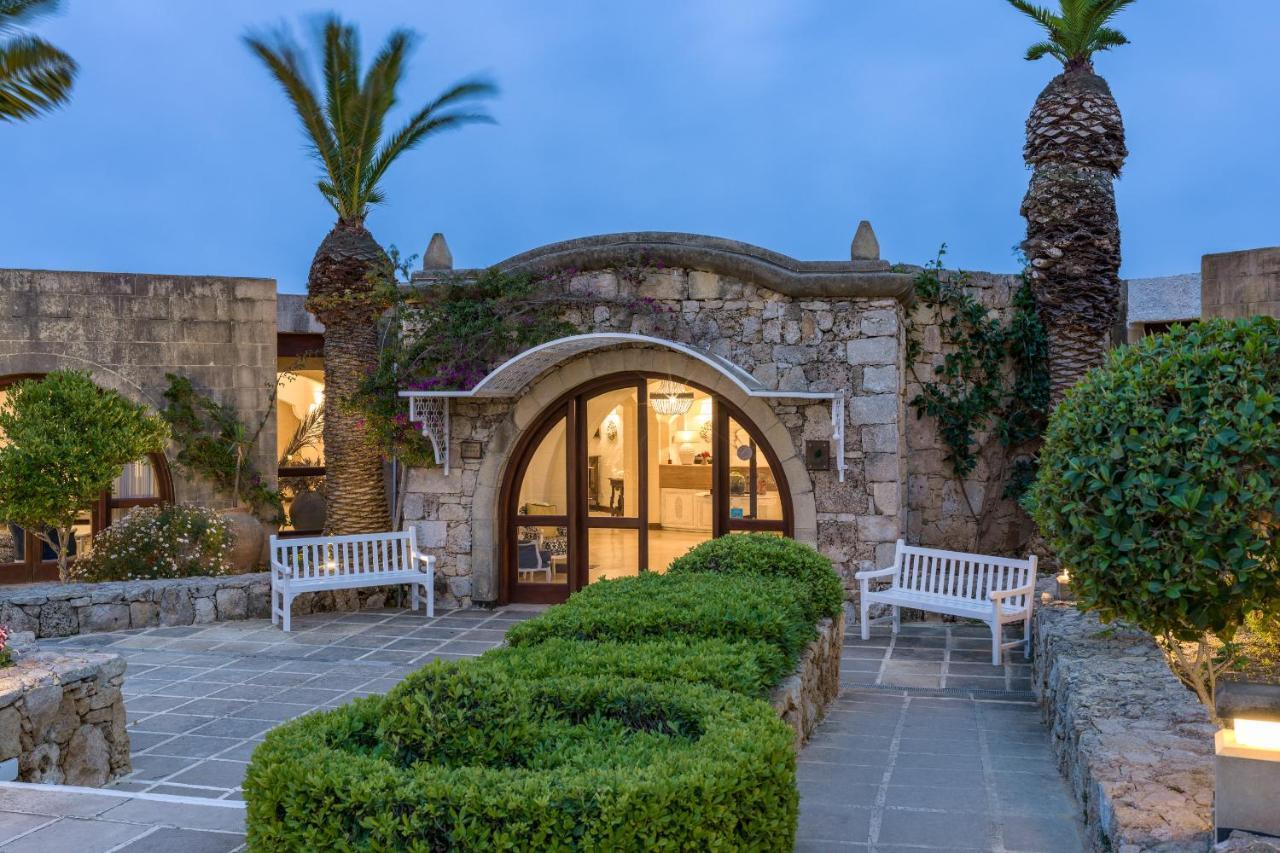Hotel Ta' Cenc & Spa Sannat Exterior foto The entrance of the hotel