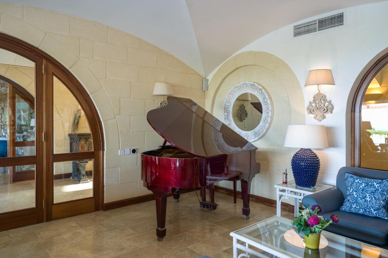 Hotel Ta' Cenc & Spa Sannat Exterior foto The piano room