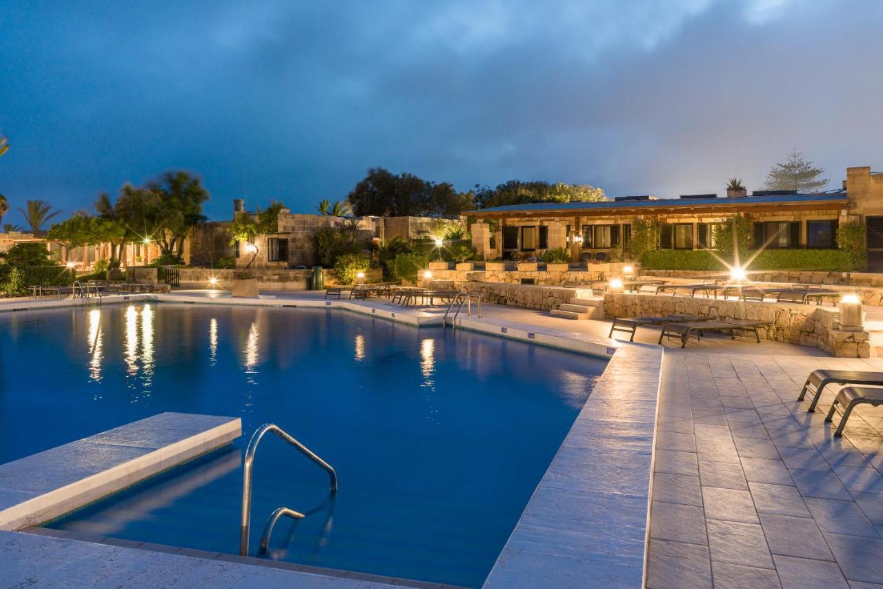 Hotel Ta' Cenc & Spa Sannat Exterior foto The pool at the hotel
