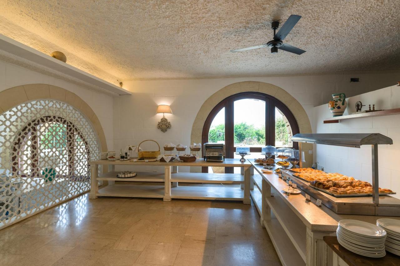 Hotel Ta' Cenc & Spa Sannat Exterior foto The buffet at the restaurant